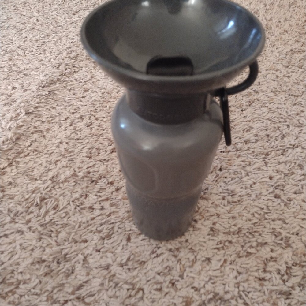 Autodogmug 20oz travel dog or pet water bottle w/carabiner - Picture 2 of 3